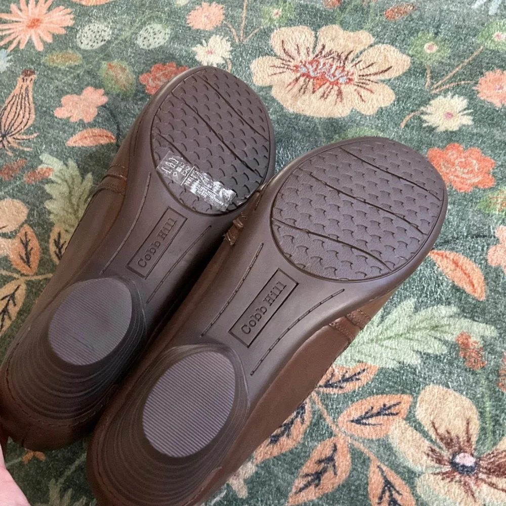 Cobb Hill Slip‎ On Loafer Heels Women 8.5 Brown Leather Pleated Professional
